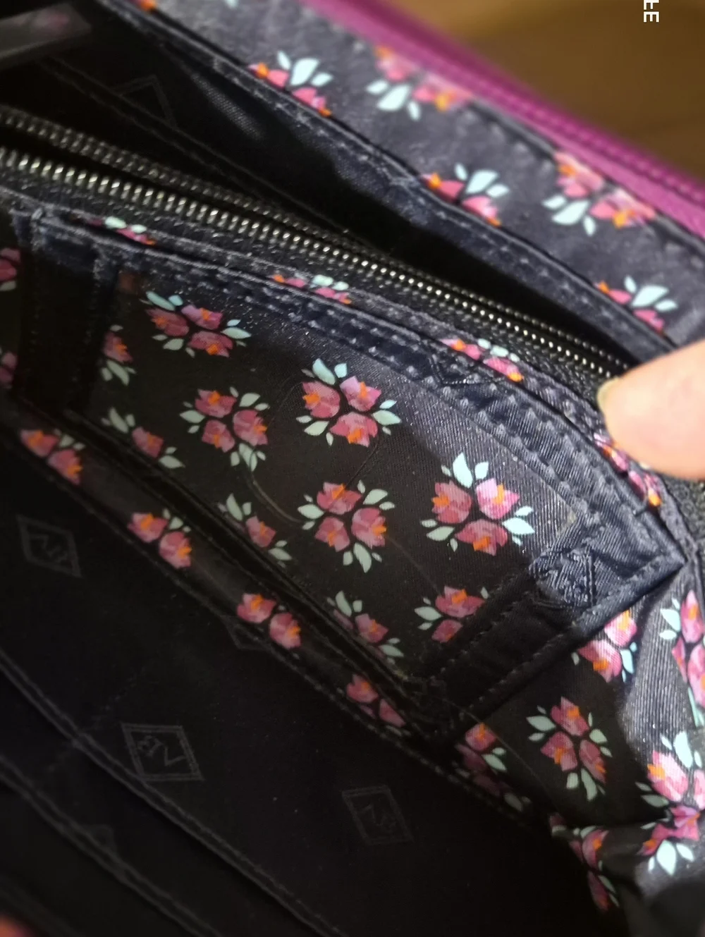 NWOT Vera Bradley RFID Secure Retired   Dream Tapestry  Geogia Quilted Wallet - Picture 4 of 9